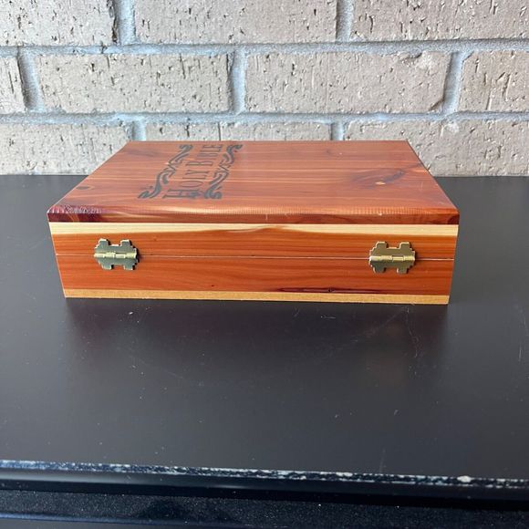 Vintage Cedar Polished Wood Holy Bible Empty Storage Box 6.5" X 9.5" - Picture 8 of 11